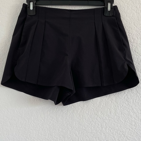 Lululemon casual shorts - Picture 1 of 3
